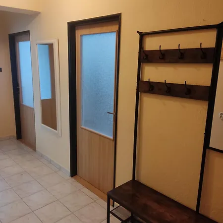 Dvojizbovy V Banskej Bystrici * Banska Bystrica